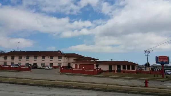 Gurnee Motel 5
